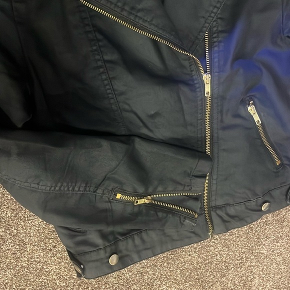 Black denim jacket. Size 4. - Picture 5 of 11